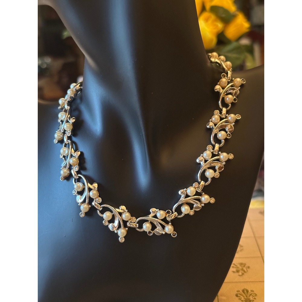 Vintage Silver Tone Faux Pearl Rhinestone Floral Vine Collar Necklace